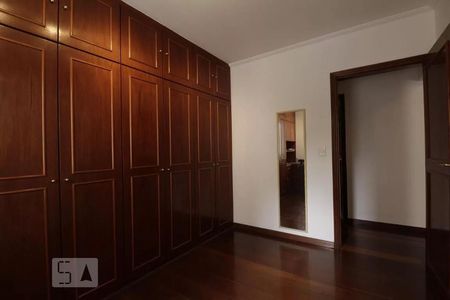 Apartamento para alugar com 130m², 3 quartos e 2 vagas Apartamento para alugar com 130m², 3 quartos e 2 vagasQuarto