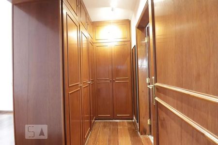 Apartamento para alugar com 130m², 3 quartos e 2 vagas Apartamento para alugar com 130m², 3 quartos e 2 vagasCloset