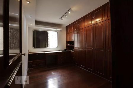 Apartamento para alugar com 130m², 3 quartos e 2 vagas Apartamento para alugar com 130m², 3 quartos e 2 vagasQuarto