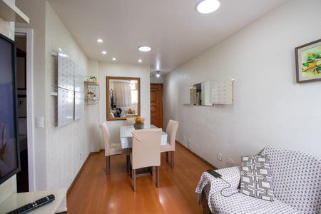 Sala de apartamento à venda com 2 quartos, 46m² em Vicente de Carvalho, Rio de Janeiro