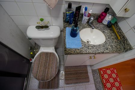 Apartamento à venda com 46m², 2 quartos e 1 vaga Apartamento à venda com 46m², 2 quartos e 1 vagaBanheiro