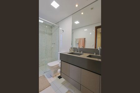 Apartamento à venda com 130m², 4 quartos e 2 vagasBanheiro da Suíte