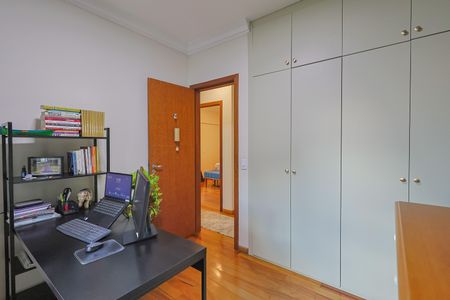 Apartamento à venda com 130m², 4 quartos e 2 vagasQuarto 1