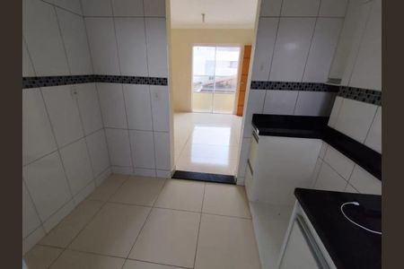 Cozinha de apartamento para alugar com 2 quartos, 54m² em Santa Mônica, Uberlândia