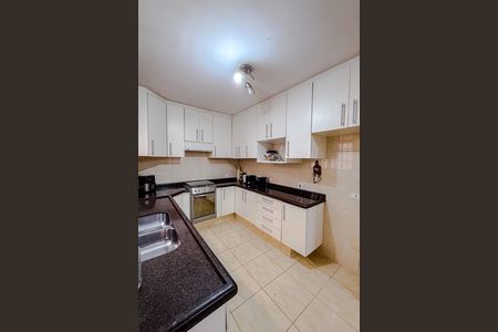 Casa à venda com 320m², 3 quartos e 1 vaga Casa à venda com 320m², 3 quartos e 1 vagaCozinha