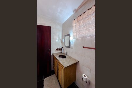 Casa à venda com 320m², 3 quartos e 1 vaga Casa à venda com 320m², 3 quartos e 1 vagaBanheiro