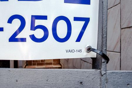 Casa à venda com 320m², 3 quartos e 1 vaga Casa à venda com 320m², 3 quartos e 1 vagaVAIO-145