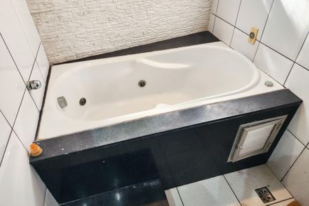 Apartamento à venda com 60m², 2 quartos e sem vagaBanheiro 