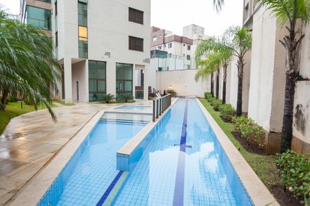 Apartamento à venda com 340m², 4 quartos e 5 vagasÁrea comum - Piscina