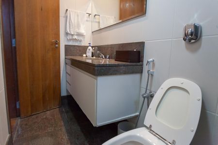 Apartamento à venda com 340m², 4 quartos e 5 vagasbanheiro suite 1