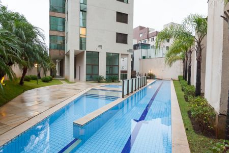 Apartamento à venda com 340m², 4 quartos e 5 vagasÁrea comum - Piscina