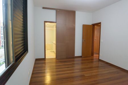 Apartamento à venda com 340m², 4 quartos e 5 vagassuite 2