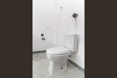 Casa à venda com 385m², 4 quartos e 6 vagas Casa à venda com 385m², 4 quartos e 6 vagasBanheiro da Suíte 4