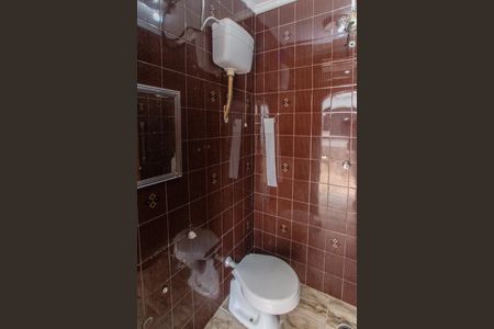 Casa à venda com 385m², 4 quartos e 6 vagas Casa à venda com 385m², 4 quartos e 6 vagasÁrea de Serviço