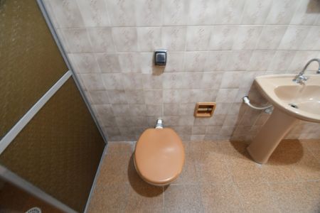 Casa para alugar com 76m², 3 quartos e 2 vagasBanheiro