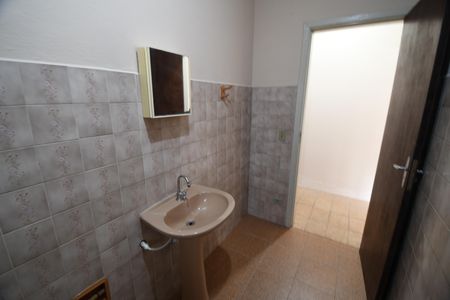 Casa para alugar com 76m², 3 quartos e 2 vagasBanheiro