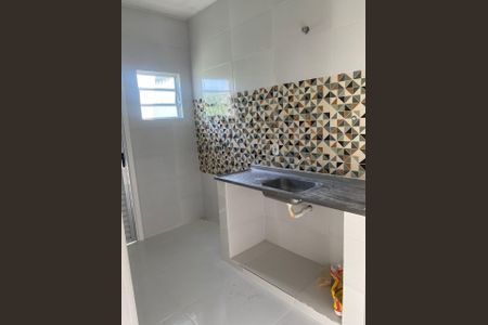 Cozinha de casa de condomínio para alugar com 2 quartos, 75m² em Parque Uruguaiana, Duque de Caxias