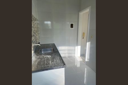 Cozinha de casa de condomínio para alugar com 2 quartos, 75m² em Parque Uruguaiana, Duque de Caxias