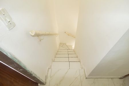 Casa de condomínio para alugar com 50m², 2 quartos e 1 vagaEscada