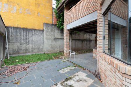 Casa de condomínio à venda com 350m², 3 quartos e 4 vagas Casa de condomínio à venda com 350m², 3 quartos e 4 vagasÁrea de Serviço