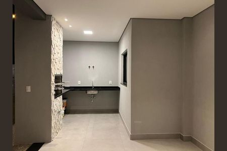 Casa de condomínio à venda com 196m², 3 quartos e 4 vagasFoto 02