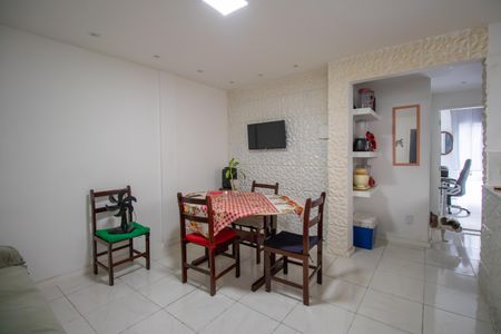 Sala de apartamento para alugar com 3 quartos, 110m² em Vila Kosmos, Rio de Janeiro