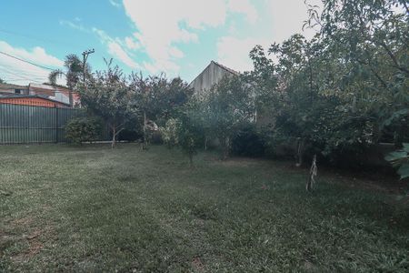 Casa à venda com 600m², 6 quartos e 4 vagasFundos