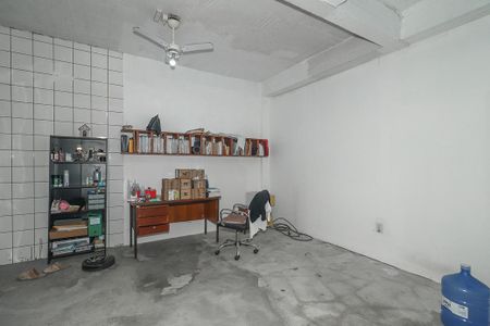 Casa à venda com 600m², 6 quartos e 4 vagasEscritório