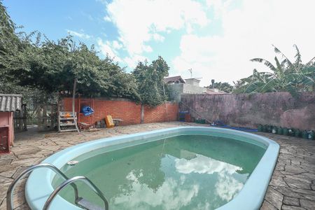 Casa à venda com 600m², 6 quartos e 4 vagasFundos