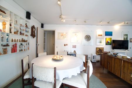 Apartamento à venda com 170m², 4 quartos e 2 vagasSala