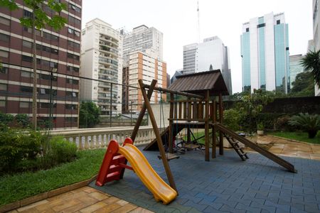 Apartamento à venda com 170m², 4 quartos e 2 vagasÁrea comum - Playground