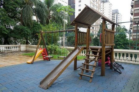 Apartamento à venda com 170m², 4 quartos e 2 vagasÁrea comum - Playground