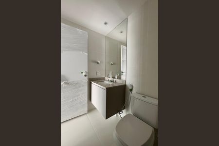 Apartamento à venda com 71m², 2 quartos e 1 vaga Apartamento à venda com 71m², 2 quartos e 1 vagaBanheiro social