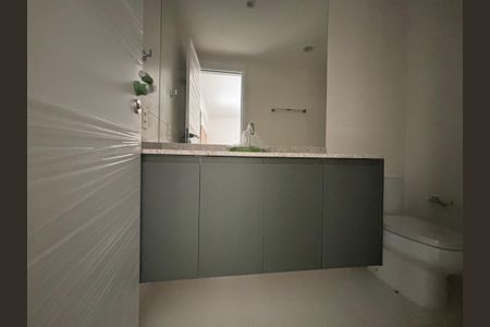 Apartamento à venda com 174m², 3 quartos e 1 vagaSuíte 2 - banheiro