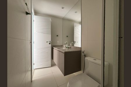 Apartamento à venda com 174m², 3 quartos e 1 vagaSuíte 1 - banheiro