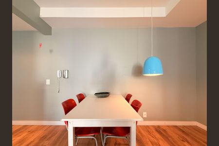 Sala de apartamento à venda com 2 quartos, 69m² em Petrópolis, Porto Alegre