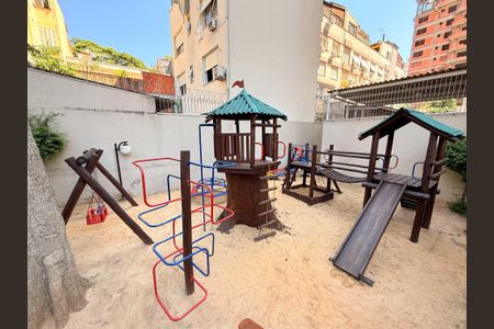 Apartamento para alugar com 69m², 2 quartos e 2 vagasÁrea comum - Playground