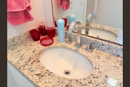 Apartamento para alugar com 69m², 2 quartos e 2 vagasBanheiro da Suíte 