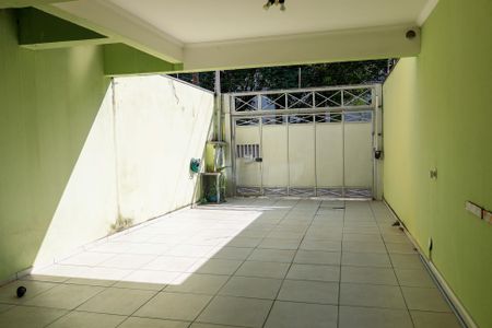 Casa à venda com 180m², 3 quartos e 5 vagas Casa à venda com 180m², 3 quartos e 5 vagasGaragem