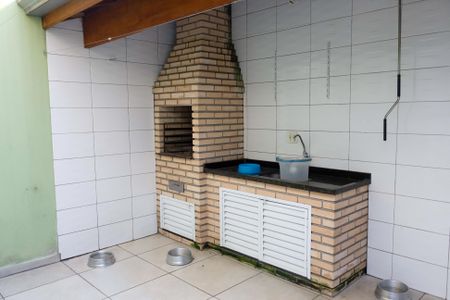 Casa à venda com 180m², 3 quartos e 5 vagas Casa à venda com 180m², 3 quartos e 5 vagasÁrea comum - Churrasqueira