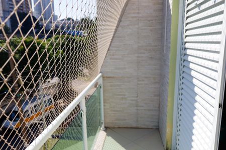 Casa à venda com 180m², 3 quartos e 5 vagas Casa à venda com 180m², 3 quartos e 5 vagasSacada