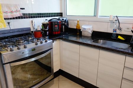 Casa à venda com 180m², 3 quartos e 5 vagas Casa à venda com 180m², 3 quartos e 5 vagasCozinha