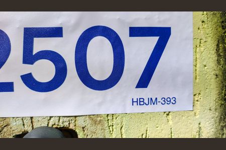 Casa à venda com 180m², 3 quartos e 5 vagas Casa à venda com 180m², 3 quartos e 5 vagasplaca