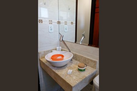 Casa à venda com 180m², 3 quartos e 5 vagas Casa à venda com 180m², 3 quartos e 5 vagasBanheiro