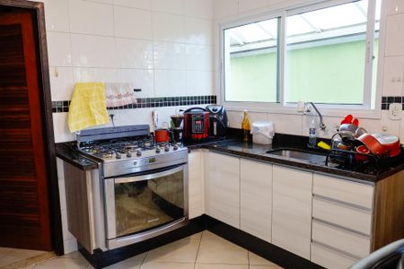 Casa à venda com 180m², 3 quartos e 5 vagas Casa à venda com 180m², 3 quartos e 5 vagasCozinha