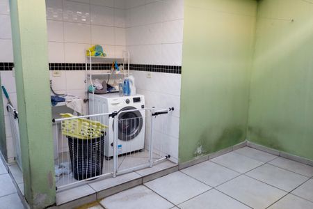 Casa à venda com 180m², 3 quartos e 5 vagas Casa à venda com 180m², 3 quartos e 5 vagasLavanderia