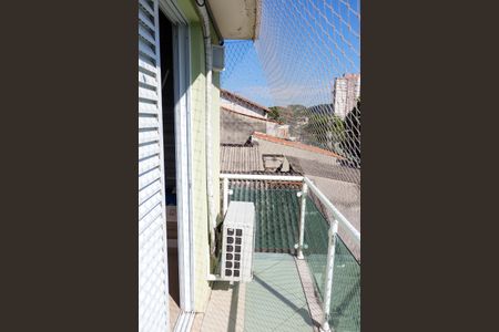 Casa à venda com 180m², 3 quartos e 5 vagas Casa à venda com 180m², 3 quartos e 5 vagasSacada