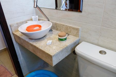 Casa à venda com 180m², 3 quartos e 5 vagas Casa à venda com 180m², 3 quartos e 5 vagasBanheiro