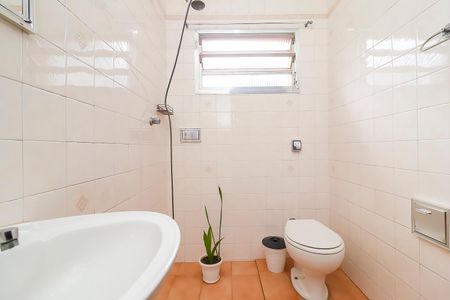 Casa para alugar com 150m², 2 quartos e 2 vagasBanheiro Social