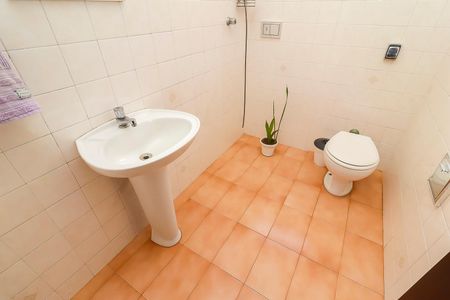 Casa para alugar com 150m², 2 quartos e 2 vagasBanheiro Social